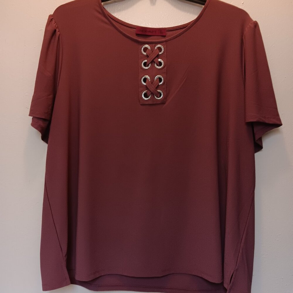 PLUS SIZE WOMEN'S 3X LOVE SCARLET TOP